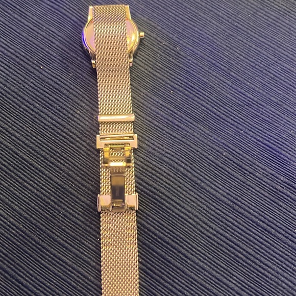 Women mother of pearl watch - Picture 2 of 2
